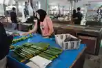Meskipun Kacang Kedelai Naik, Pedagang Tempe di Bengkalis Pertahankan Harga, Tipiskan Ukuran