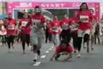 Lomba Lari Memakai Sepatu Hak Tinggi