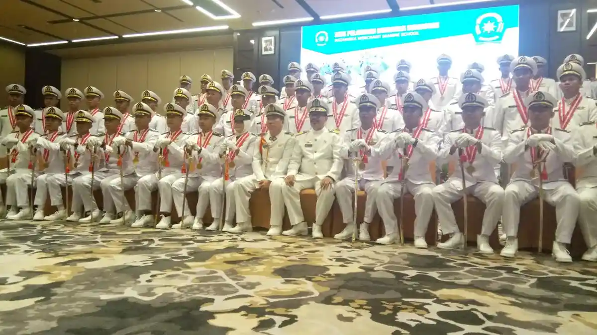 SMK Pelayaran Katangka Makassar Wisuda 160 Taruna di Hotel The Rinra