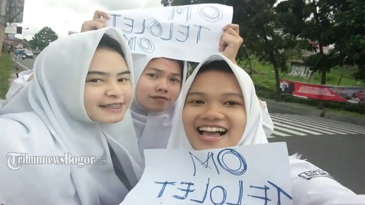 Siswi-Siswi Cakep Kecanduan “Om Telolet Om”, Ternyata Ini Alasannya . . .