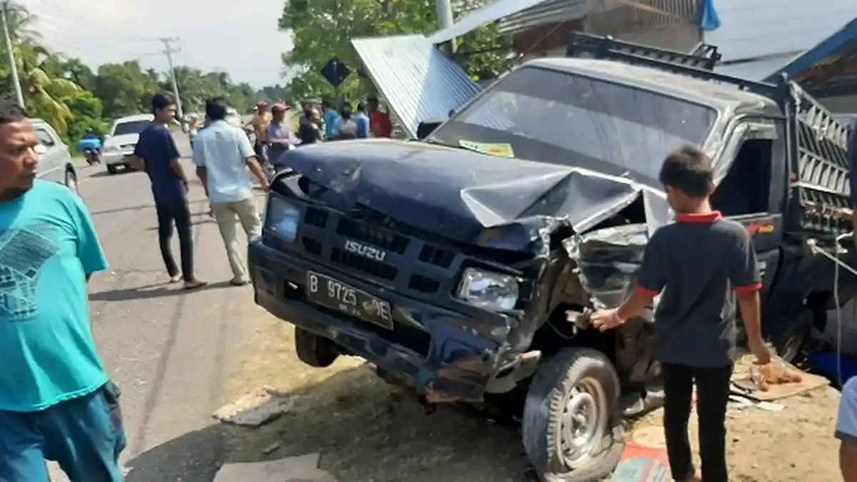 Tragis, Ayah dan Anak di Pidie Meninggal Diduga Disambar Pikap, Sepeda Motor Korban Hancur