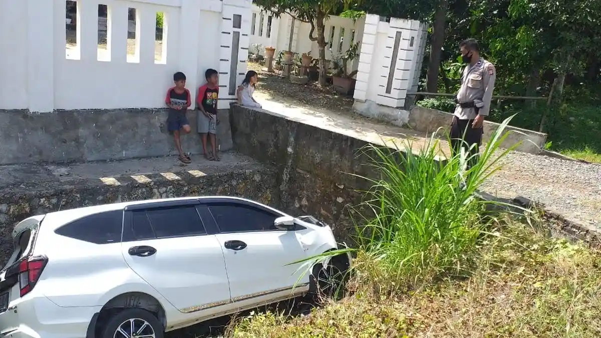 Diduga Mengantuk, Warga Bulukumba Tabrak Gorong-Gorong di Jalan Poros Bone-Sinjai