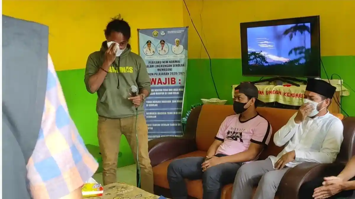 La Ode MasterChef Indonesia Terharu saat Beri Makanan Nasi Oseng Sapi ke Siswa SLB di Kendari