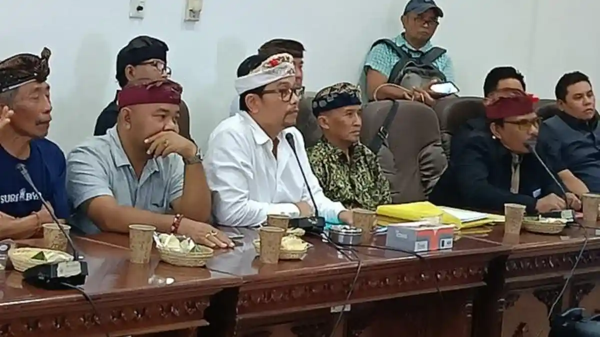 Tim Audit Desa Adat Kesulitan Akses Data LPD Bedulu, Nasabah Minta Pengurus LPD Dipecat - Tribun-bali.com