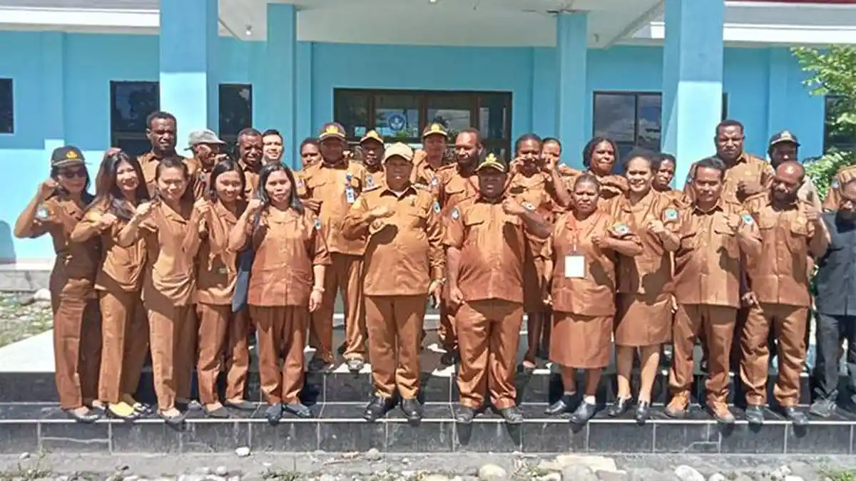Turunkan Tim Pendataan ASN, Bupati Nahor Nekwek: Semua Pegawai Harus Aktif di Kantor