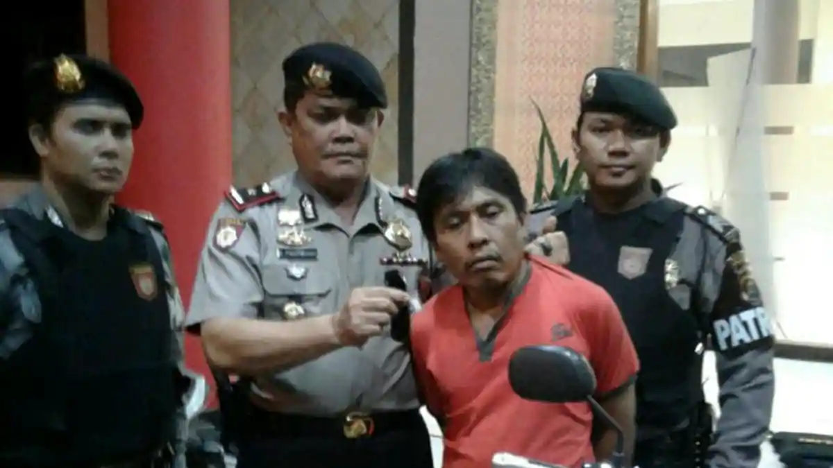 Paket Sabu-sabu Ditemukan Polisi di Saku Celana Jon Heri