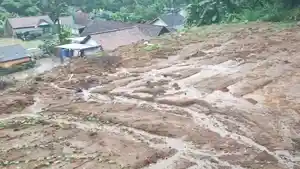kondisi-longsor-di-Ciamis-akibat-cuaca-ekstrem.jpg