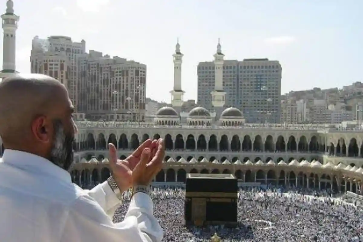 Subhanallah! Belum Pernah Lihat Isi Dalam Kakbah? Yuk Intip Disini