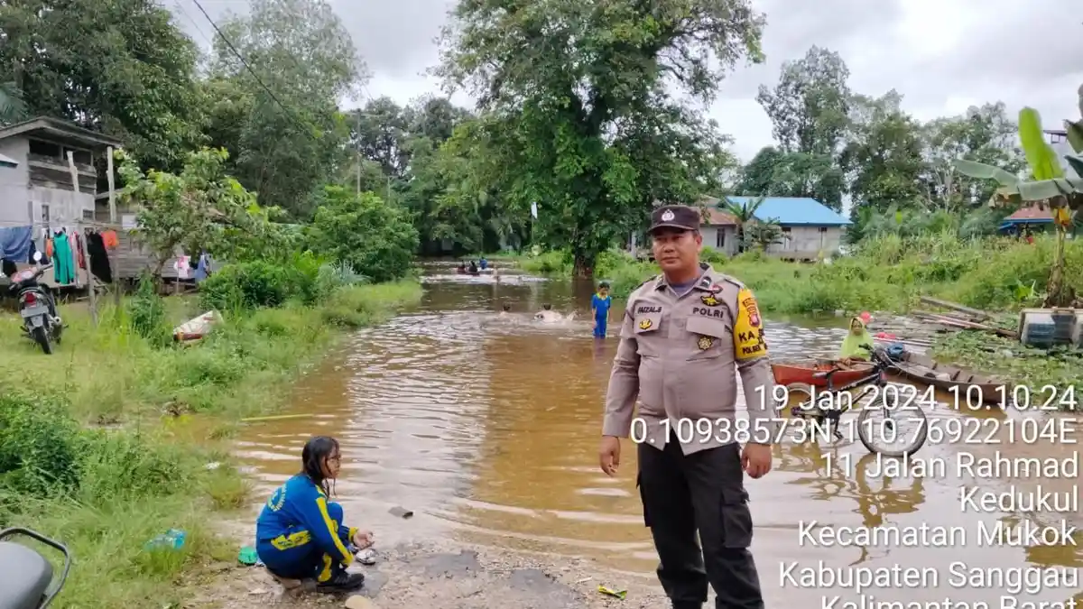 Kegiatan Pengecekan Batingsor berupa Banjir di Wilkum Polsek Mukok