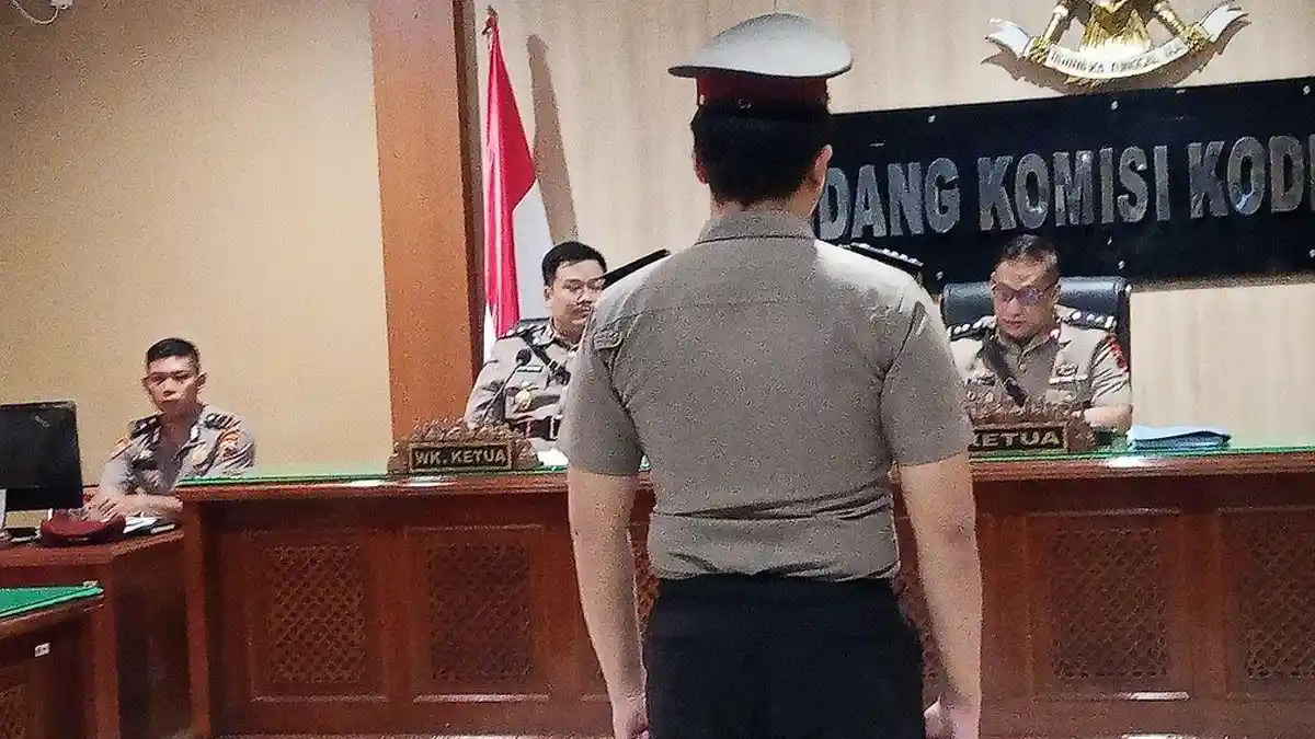 Polisi Penganiaya Bayi 2 Bulan Dipecat