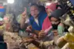 Mendag Zulhas Traktir Emak Emak Minyak Goreng dan Cabai