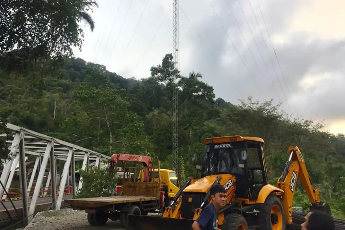 Warga Kubu Perahu Lampung Barat Keluhkan Alat Penguat Sinyal Kurang Maksimal