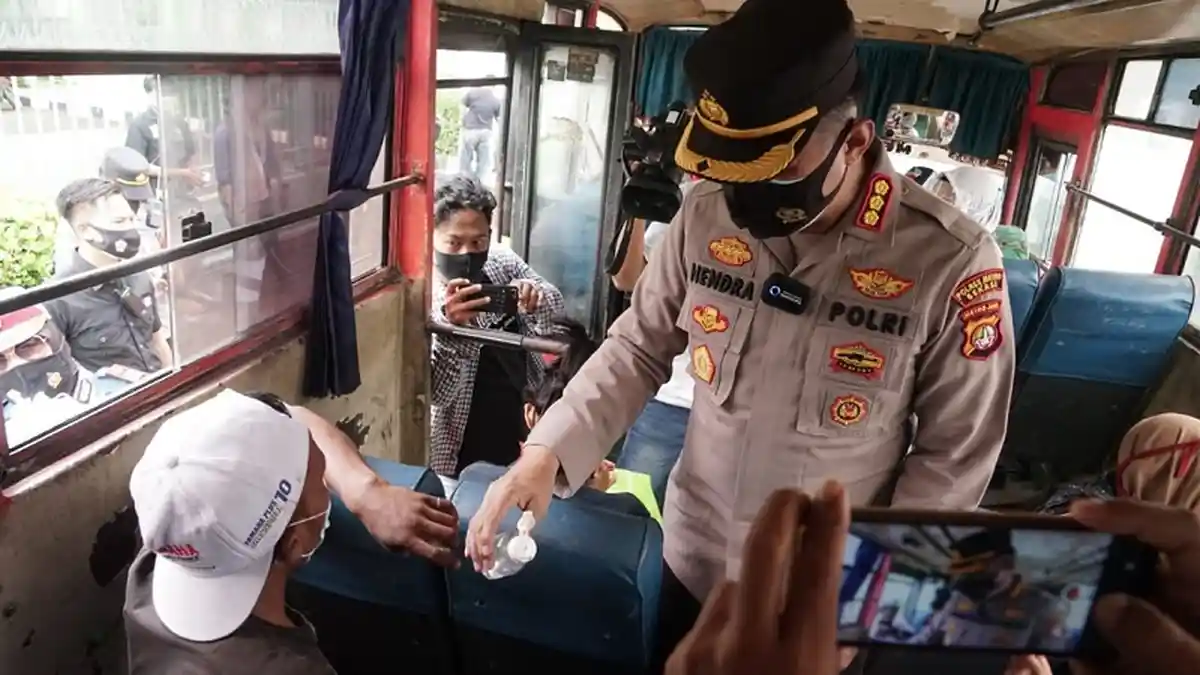 Libur Panjang, Polres Metro Bekasi Lakukan Penyekatan dan Rapid Test Antigen Diperbatasan