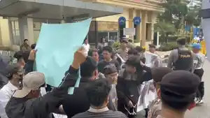 DEMO-MAHASISWA-PREMANISME-Ratusan-mahasiswa.jpg