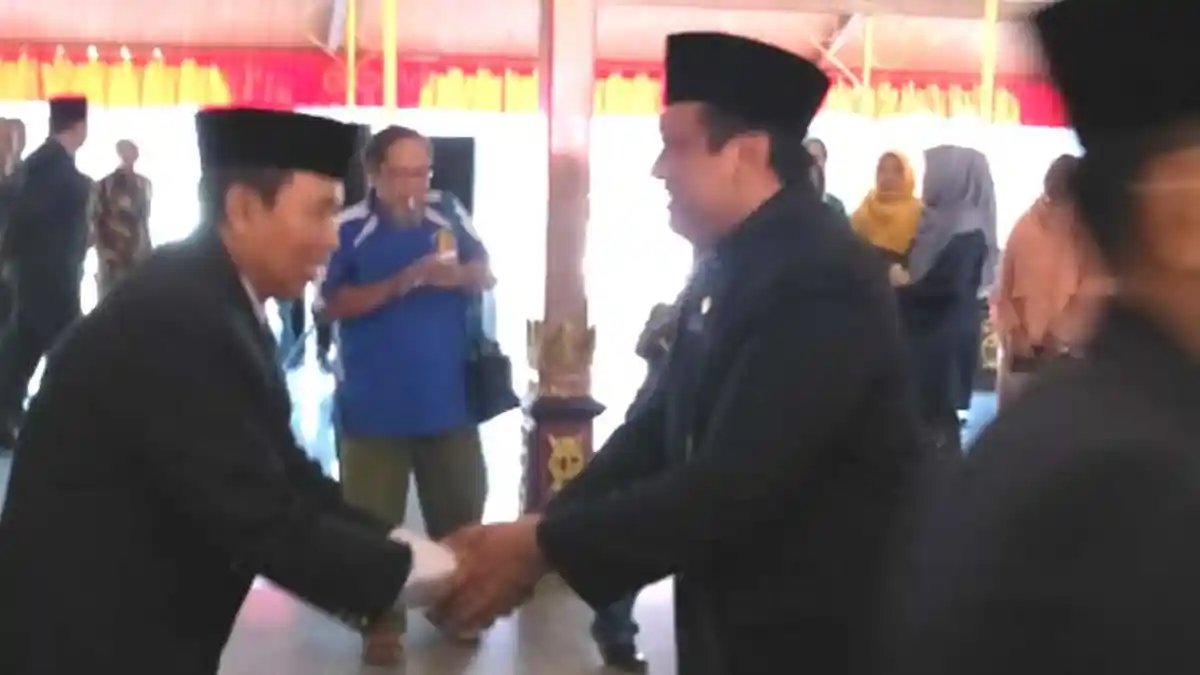 Bupati RK Abdul Latif Ingatkan Hal ini kepada Penjabat Sekdakab Bangkalan yang Baru Setidjabudi 