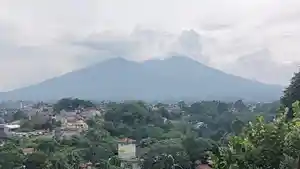 Penampakan-Gunung-Salak-dari-arah-Kota-Bogor-yang-dulu-menurut-warga-sempat-jadi-tempa.jpg