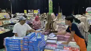 20260402-Bazar-Buku-Internasional-di-Summarecon-Mutiara-Makassar-Diserbu-Warga.jpg