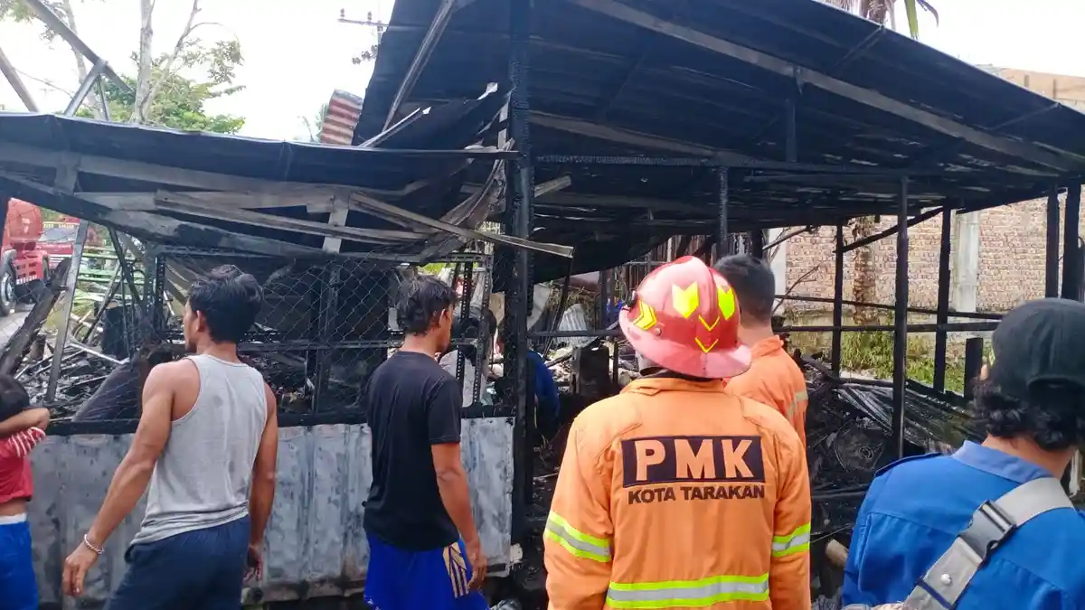 Satu Rumah Kios Berbahan Kayu di Kota Tarakan Terbakar, Petugas PMK Butuh 30 Menit Padamkan Api
