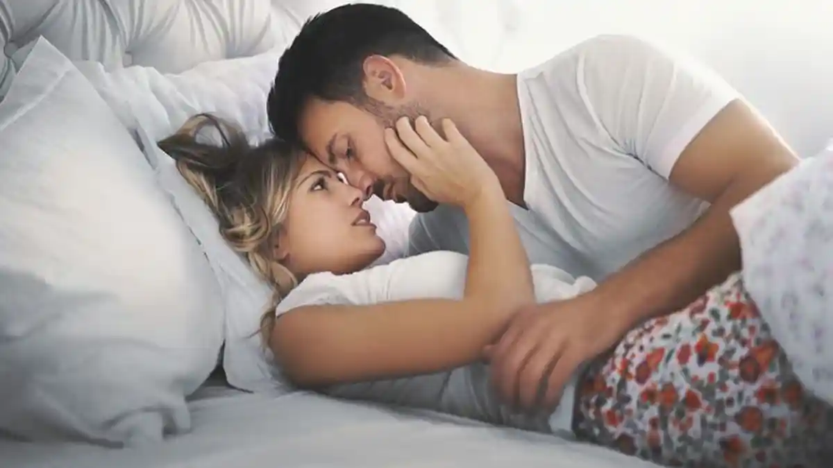 5 Posisi Bercinta agar Perempuan Raih Kepuasan, WOT hingga Sideways Straddle
