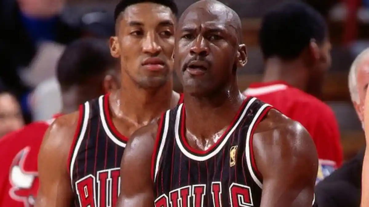 Lelang Celana Dalam Michael Jordan, Unik Harganya Kalah Jauh dengan Harga Celana Dalam Dinar Candy