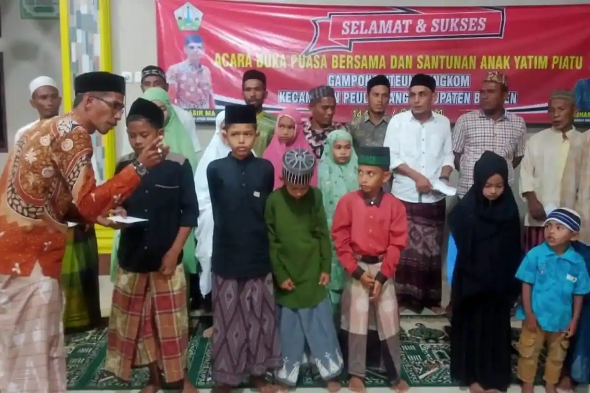 30 Santri di Gampong Uteun Rungkom Bireuen Dapat Beasiswa