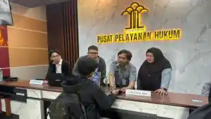 Kanwil-Kemenkum-Kalbar-memberikan-layanan-konsultasi-permohonan.jpg