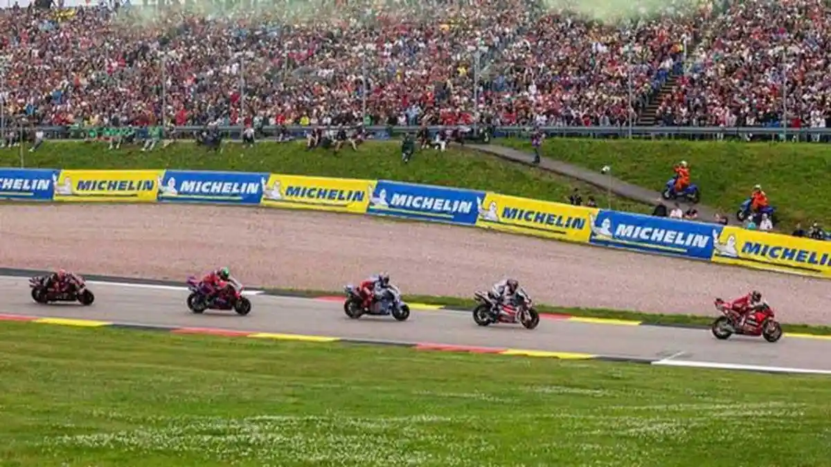 Update Jadwal MotoGP 2024 Terbaru Minggu Akhir Pekan Ini Live Trans7 ...