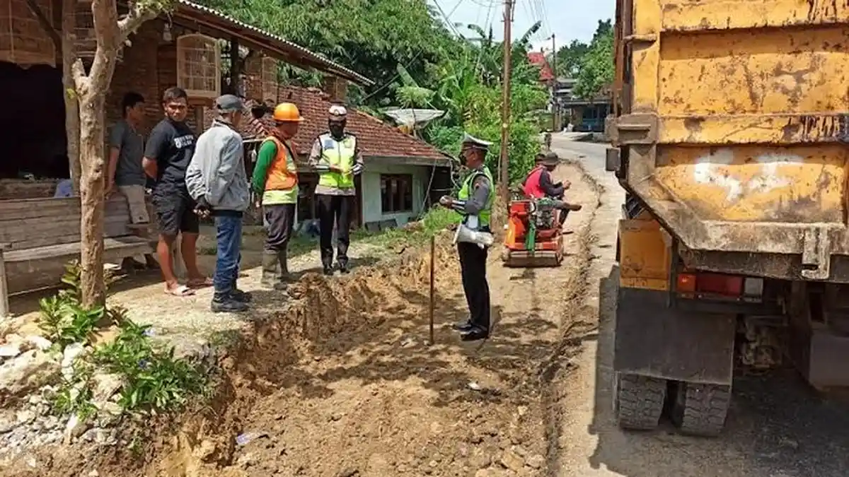Ada Perbaikan Jalan Pati-Grobogan, Masyarakat Diimbau Sabar dan Berhati-Hati