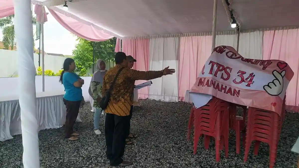 TPS 34 Manahan Solo Usung Tema Valentine, DPT Dikasih Hadiah Cokelat Usai Nyoblos