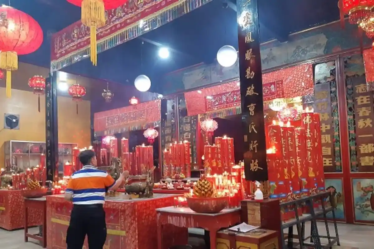 Begini Prosesi Pensucian Arca Dewa dan Dewi di Klenteng Suci Nurani, Berlangsung Setiap Imlek