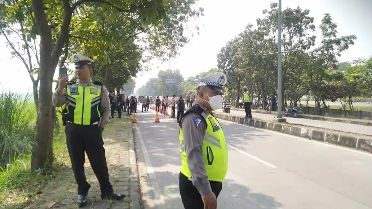 Tak Ada Layar Lebar di Luar Stadion GBLA, Bobotoh Tak Bertiket Pulang Saja