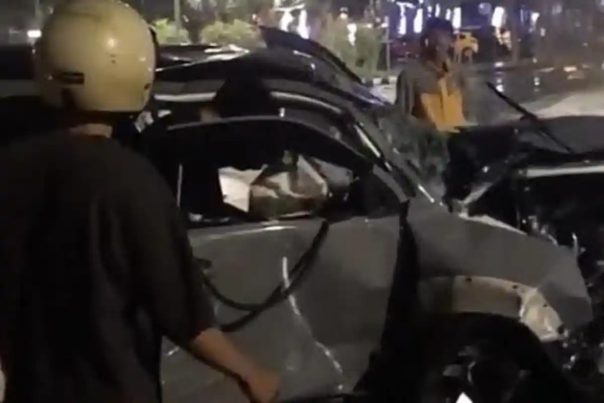 KRONOLOGI Lengkap Fortuner Tabrak Pemotor di Jalan Gubernur Suryo Surabaya, Motor Sampai Terbelah