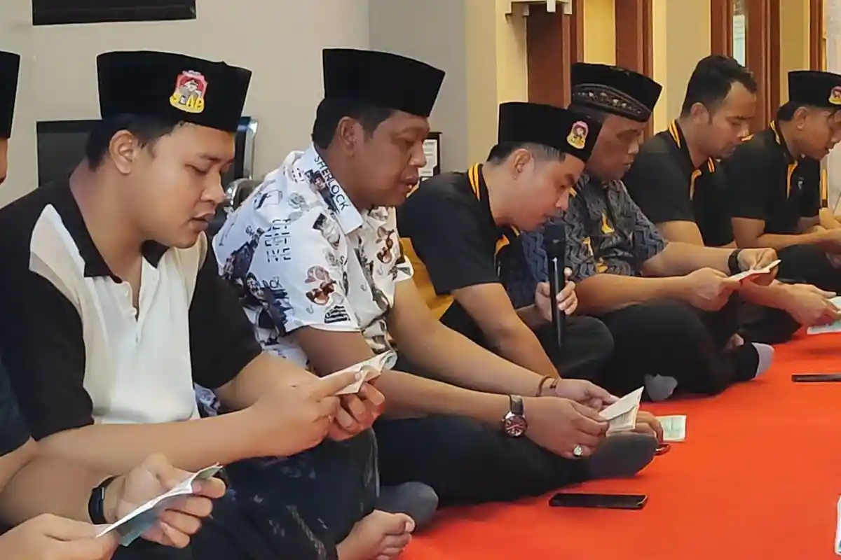 Satreskrim Polres Trenggalek Gelar Yasinan, Doakan Tiga Kru TvOne yang Terlibat Laka Lantas