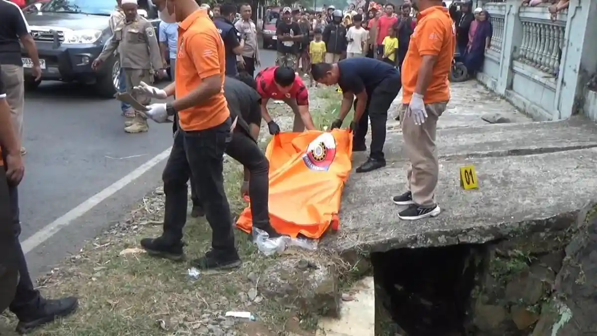 Breaking News: Warga Geger Temukan Mayat Pria Muda Penuh Luka di Pasawahan Purwakarta - Tribunjabar.id
