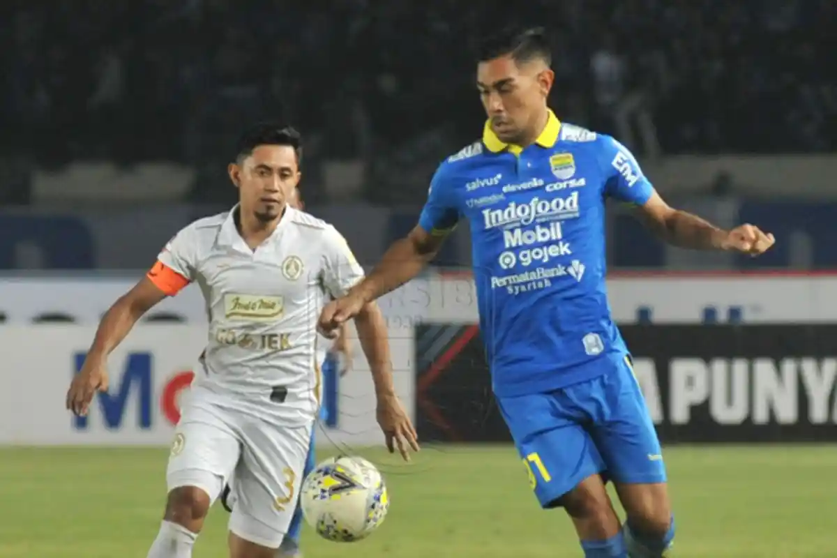 Kesan Pemain Baru Persib Bandung Omid Nazari Debutnya Lawan PSS Sleman di Depan Puluhan Ribu Bobotoh