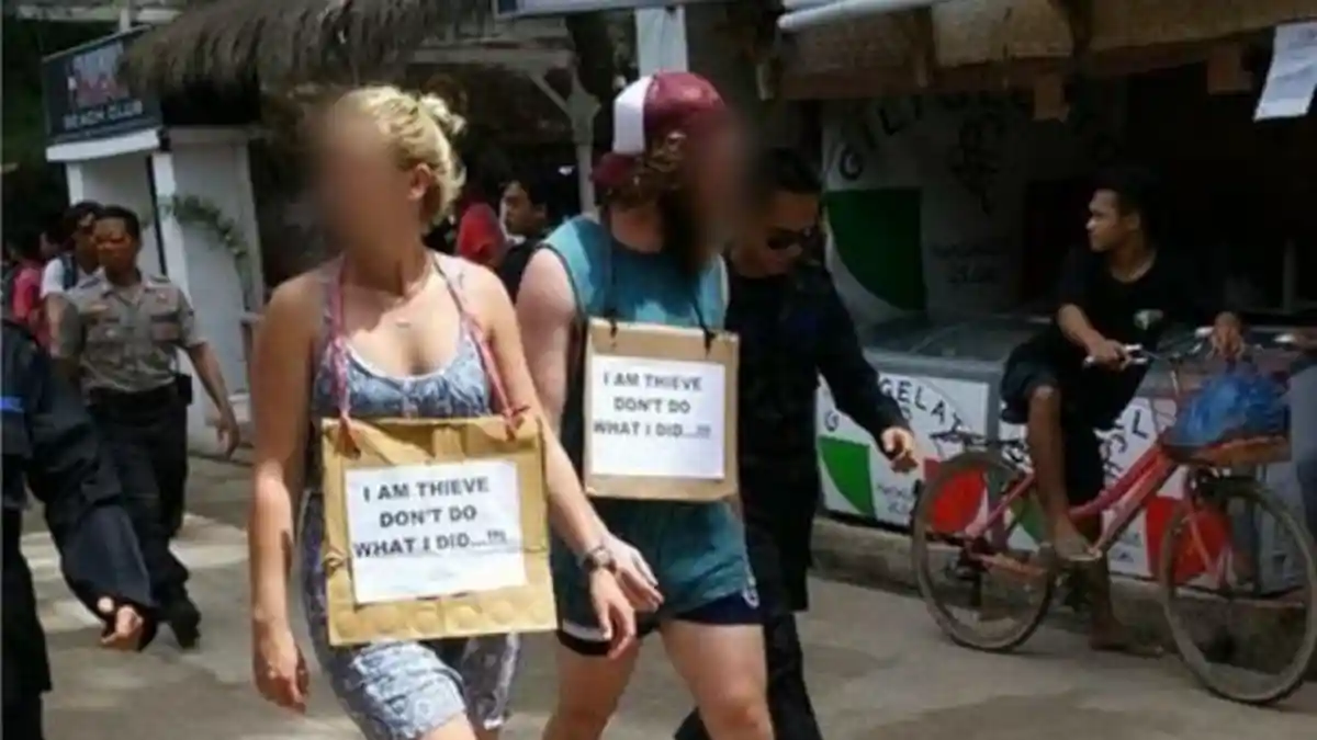 Ketahuan Mencuri, Bule Cantik dan Pasangannya Diarak Keliling Gili Trawangan Lombok