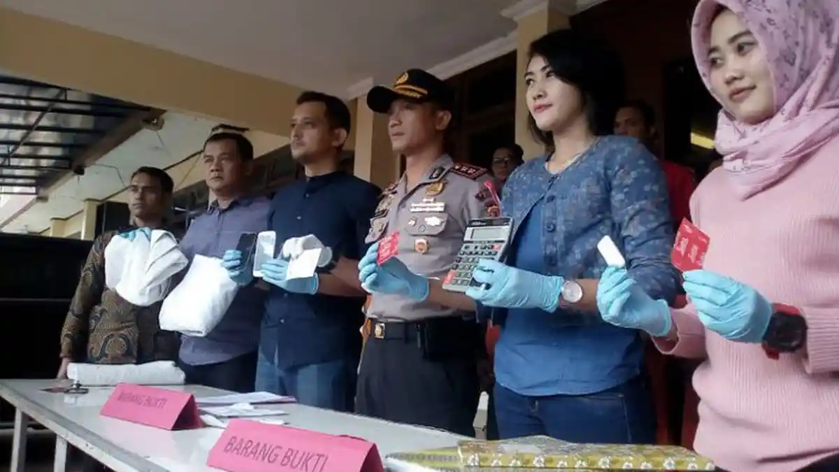 Nyamar Jadi PSK, 2 Polwan Cantik Berhasil Bongkar Sindikat Perdagangan Manusia di Bali