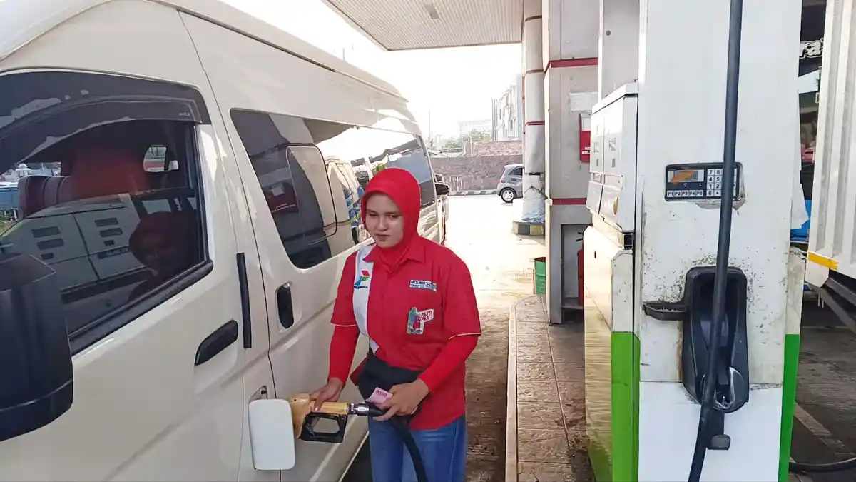 Polda Lampung Evaluasi Antrean Panjang Solar di SPBU, Disparitas Harga ...