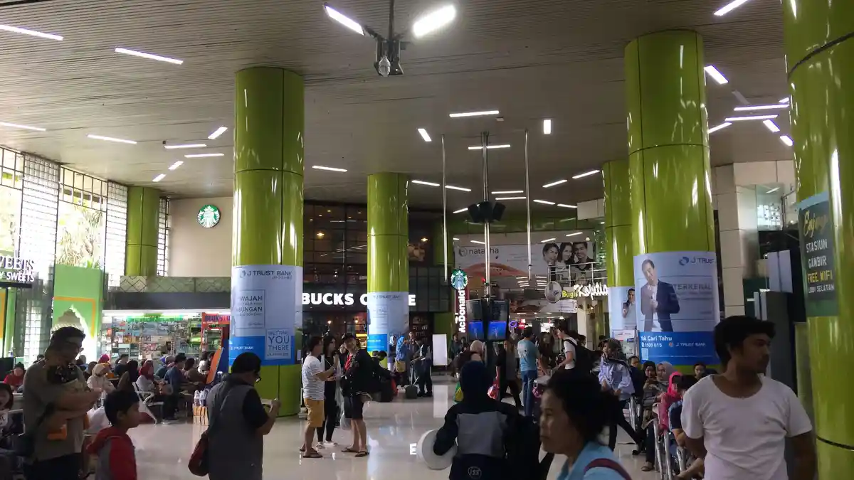 Stasiun Gambir Sediakan 12 Kereta Tambahan Antisipasi Lonjakan Punampang Arus Balik