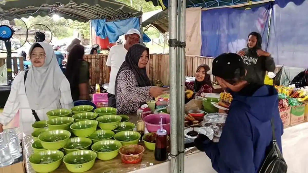 Sambut Kepulangan Jemaah Momen 5 Rajab Sekumpul, Rest Area Poros Tarjun ...