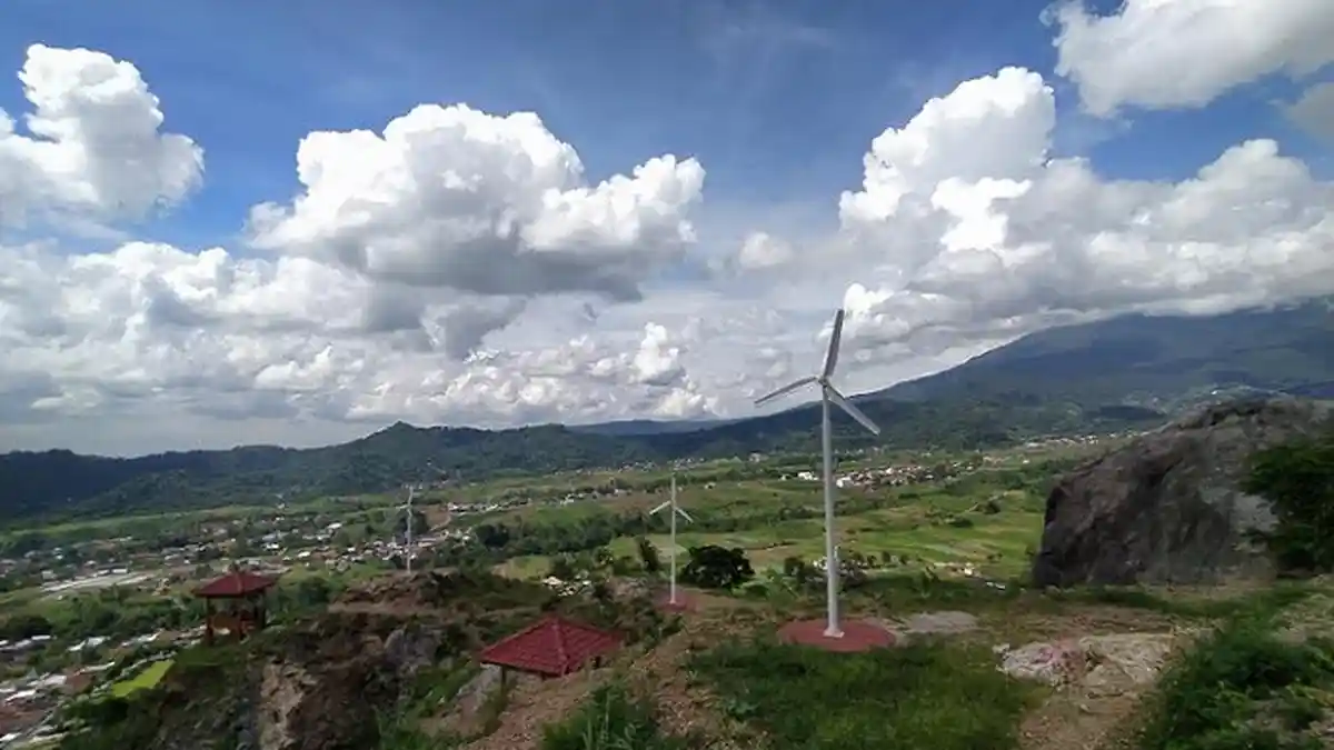 Menikmati Bentang Alam Dari Atas Gunung Gamping Tawangmangu Karanganyar