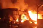 kebakaran-gudang-ekspedisi-Sukmajaya13.jpg