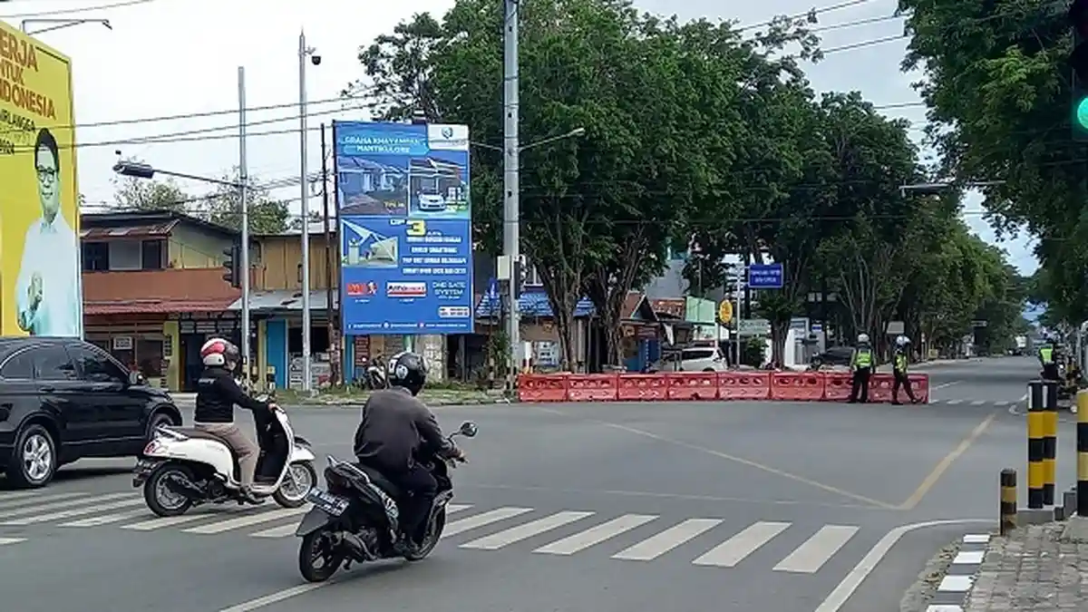 HMI Palu Demo Depan Kantor DPRD Sulteng, Akses Jl Sam Ratulangi Ditutup