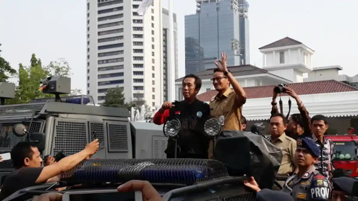 Buruh Kecewa UMP DKI Jakarta Tak Sesuai Janji, Anies - Sandi Ingkar?