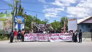 demo-kades-lekopadis.jpg