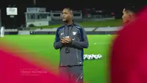 Patrick-Kluivert-optimistis-setelah-memimpin-latihan-perdana-skuad-Garuda.jpg
