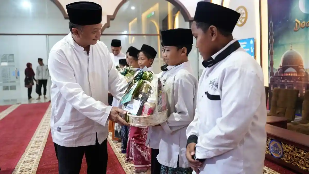 Safari Ramadan, 14 Ribuan Paket Sembako di Tujuh Provinsi Operasional Pabrik Semen