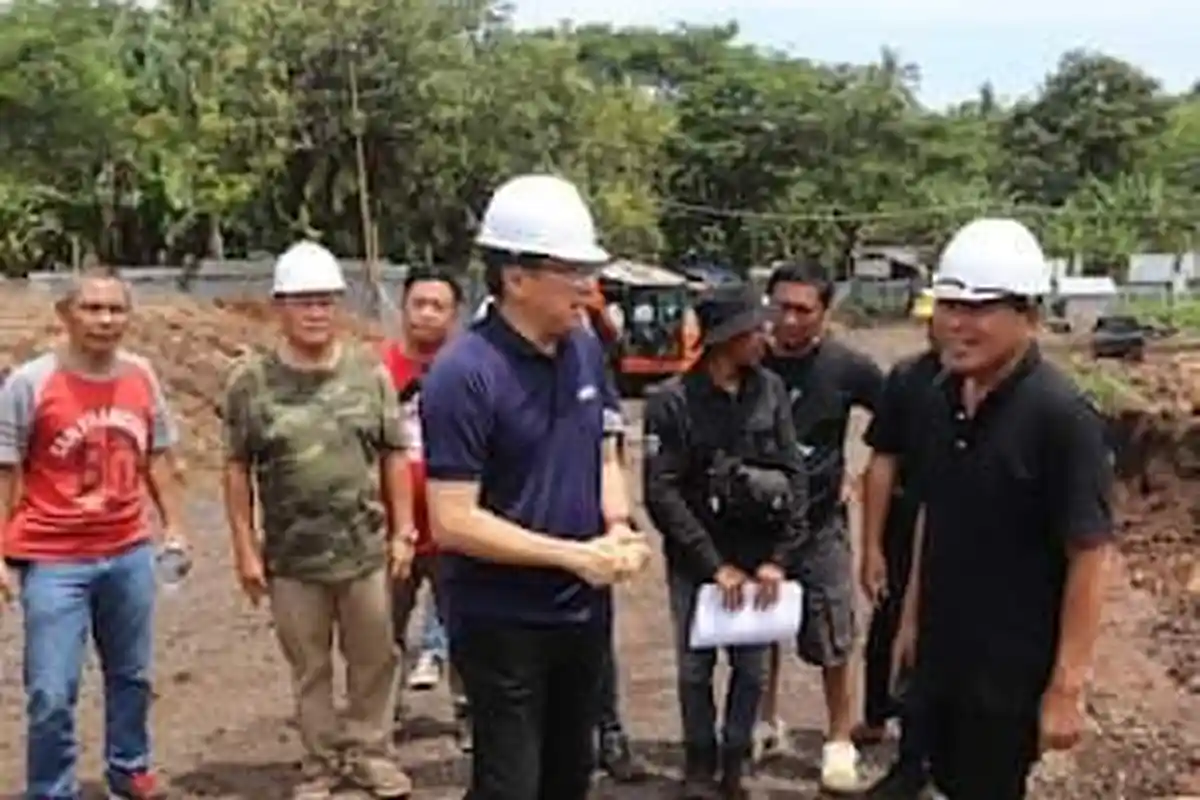 Andrei Angouw Tinjau Pembangunan  Pasar Tematik di Tongkaina Manado Sulawesi Utara