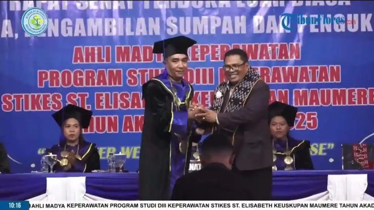 Ketua DPW PPNI NTT Ajak Lulusan STIKes St. Elisabeth Maumere Siap Hadapi Transformasi Kesehatan