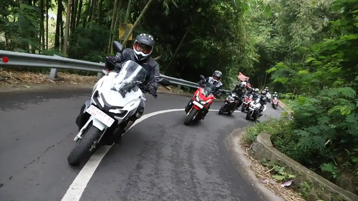 Masyarakat Perlu Tahu, Begini Cara yang Benar Naik Motor Matik di Tanjakan dan Turunan